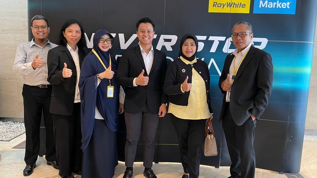 Ray White Lebak Bulus Raih Penghargaan di acara Ray White & Loan Market National Biannual Awards 2024