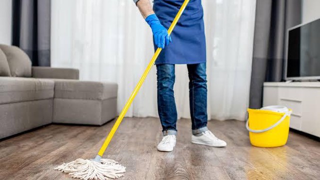 8 Tips Mengepel Rumah agar Tidak Berminyak dan Lebih Mengkilap!