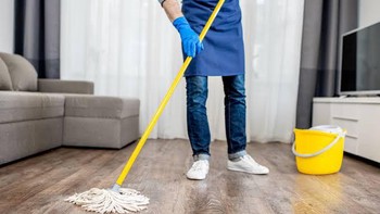 8 Tips Mengepel Rumah agar Tidak Berminyak dan Lebih Mengkilap!