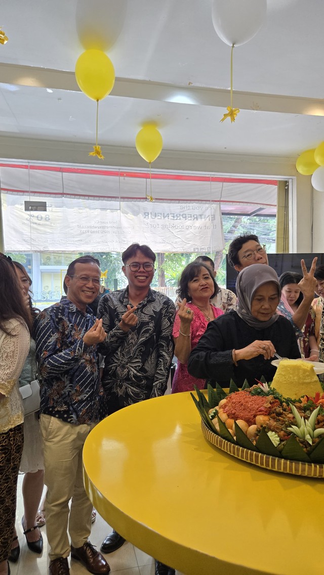 Image 1 of 17