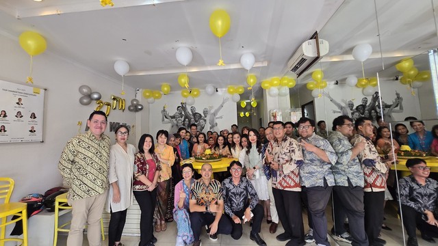 Image 1 of 17