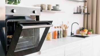 Oven vs Microwave: Mana yang Lebih Berfungsi untuk Kehidupan Sehari-Hari?