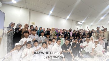 Ray White Lebak Bulus Gelar Santunan Anak Yatim dan Janda dalam Rangkaian 1st Anniversary