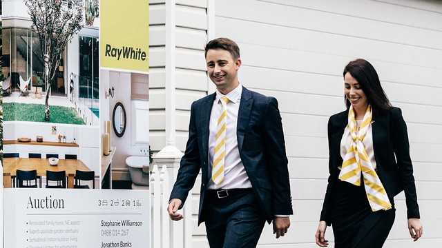 Keunggulan Membeli Properti dengan Pendampingan Agen Ray White