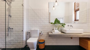 Tips Praktis untuk Rumah Bersih! Cara Agar Kamar Mandi Tetap Kering dan Terhindar dari Kelembaban