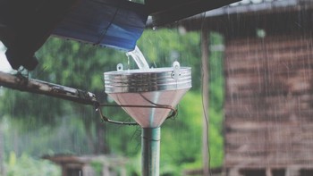 Tips Menyaring Air Hujan agar Bisa Digunakan untuk Kehidupan Sehari-hari