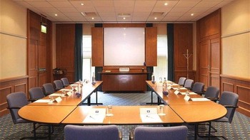 Rekomendasi Layout Ruangan Meeting Paling Efisien untuk Kebutuhan Kantor Modern