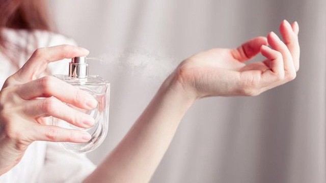 Mengapa Parfum Cepat Hilang di Badan? Penyebab, Faktor, dan Cara Mengatasinya
