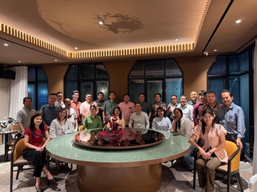 Outdoor meeting Jin Mu - Jin Mu Signature Riverwalk Island PIK 4 Desember 2025