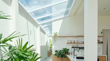 Fungsi Skylight Atap Rumah Untuk Menambah Cahaya Alami dan Estetika Hunian Modern