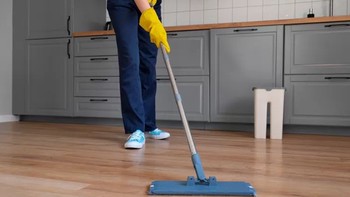 Cara Menjaga Kebersihan Lantai agar Tidak Mudah Berminyak: Tips Praktis untuk Rumah yang Selalu Bersih dan Nyaman