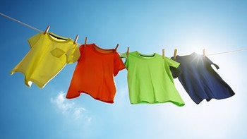 Jenis Pakaian yang Tidak Boleh Dijemur Sembarangan di Bawah Matahari Karena Bisa Membuat Kain Mudah Berjamur