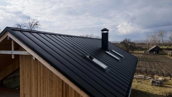 Mengapa Masih Banyak Orang Menggunakan Seng sebagai Atap Rumah? Ini Alasannya