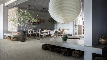 Inspirasi Mix Design Furniture Denmark dengan Taman Jepang