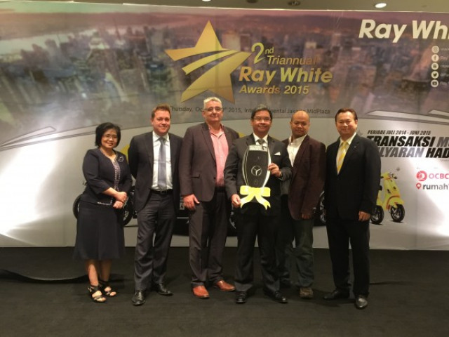 Klien Ray White Kebayoran Senopati memenangkan Grand Prize National Campaign 2015