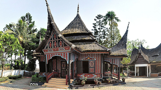 Rumah Adat Cantik Dan Unik Di Indonesia (Bagian Ke-2)