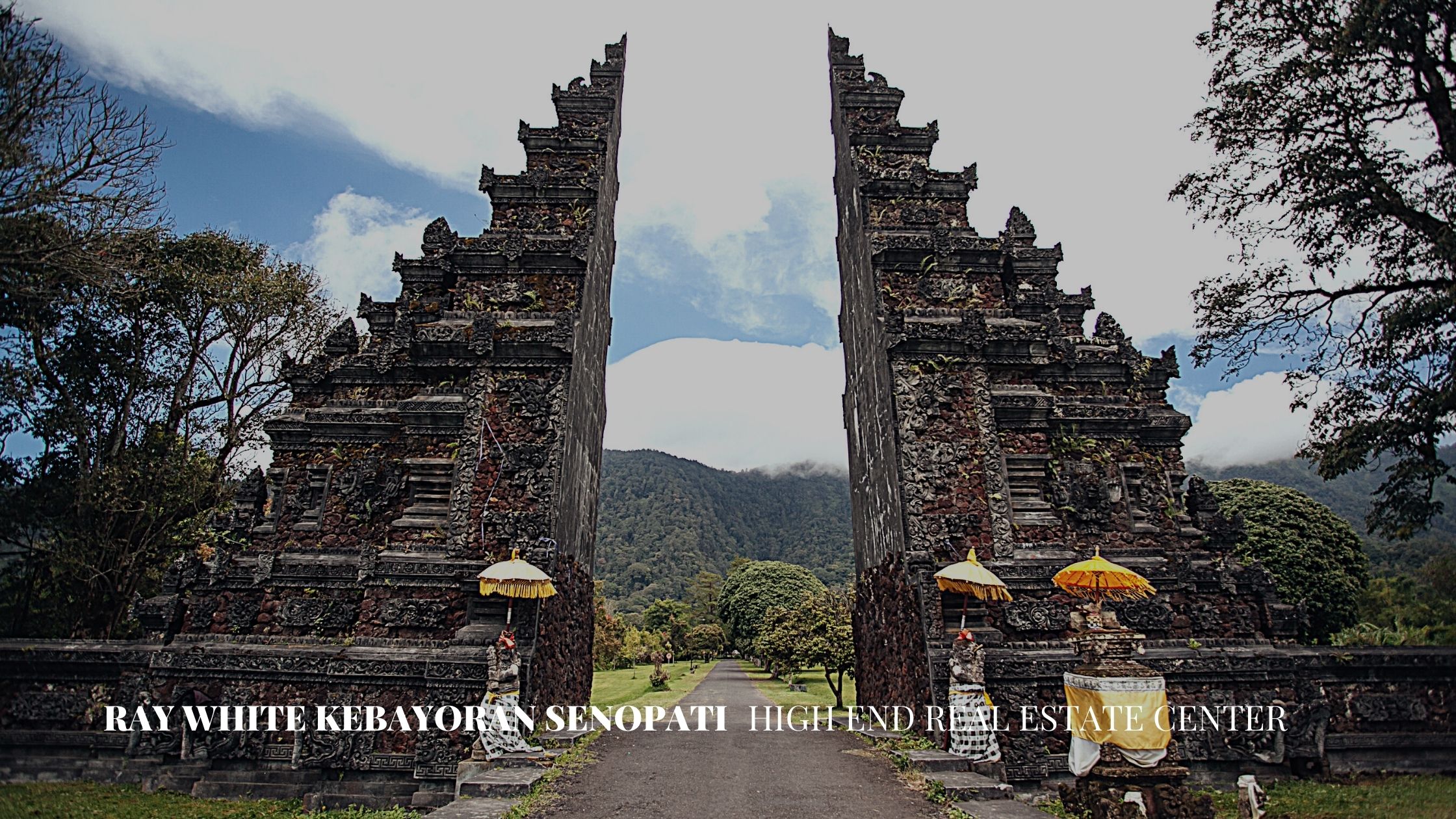 Rumah-Gapura-Candi