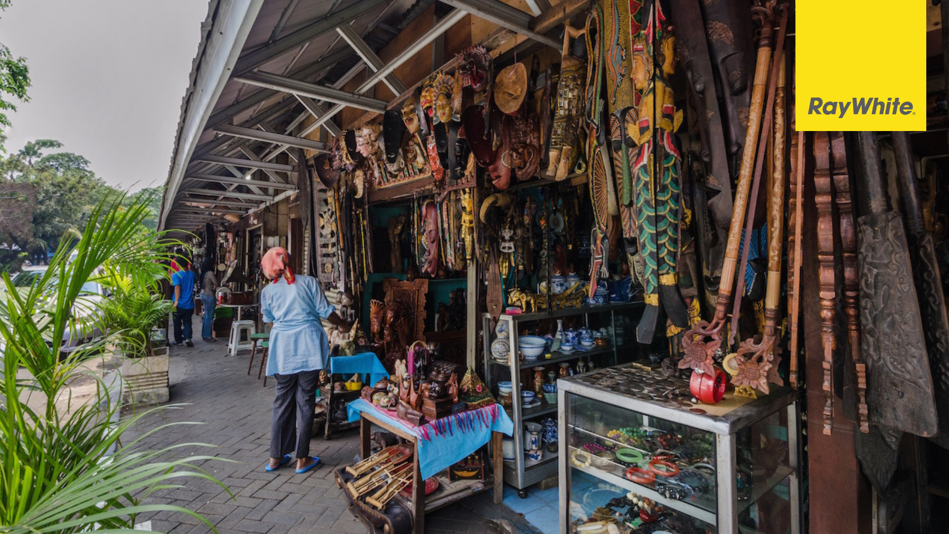 Toko antik jalan surabaya